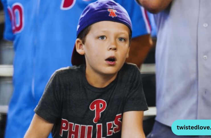 Yankees Fan Slaps Phillies Fan